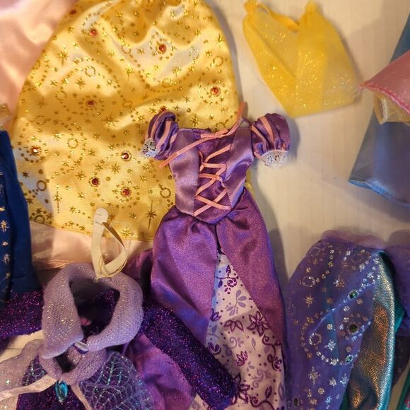 Disney Princess Doll Clothes Lot Of 14 Dresses Skirt Outfit Fashion - Picture 10 of 12